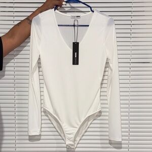 Fashion Nova V-Neck White Bodysuit